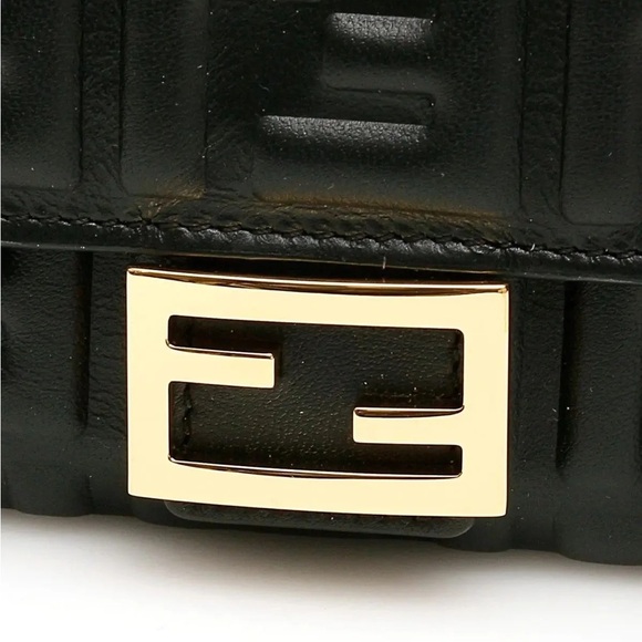 ‼️ONE LEFT! New Fendi FF Embossed Baguette Wallet on Chain - Picture 4 of 4